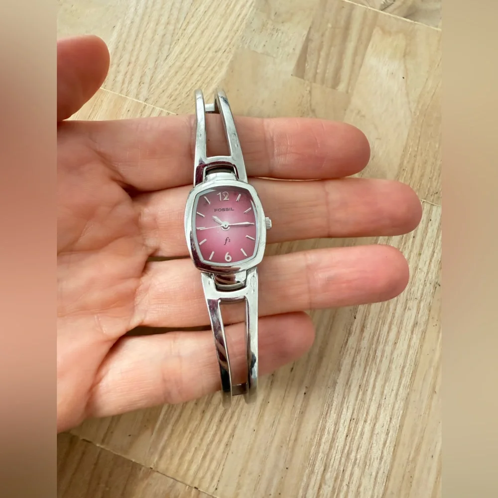 Fossil brand f2